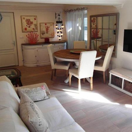 Charming Corner Abode With Castle Views Appartamento Nizza Esterno foto