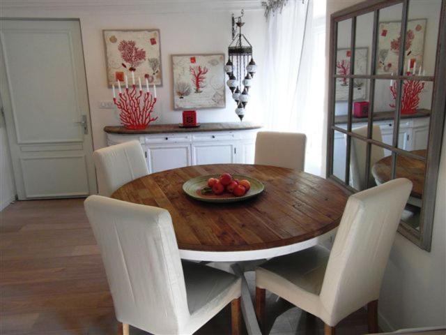 Charming Corner Abode With Castle Views Appartamento Nizza Esterno foto