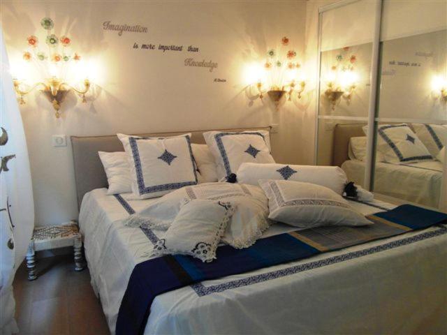 Charming Corner Abode With Castle Views Appartamento Nizza Esterno foto